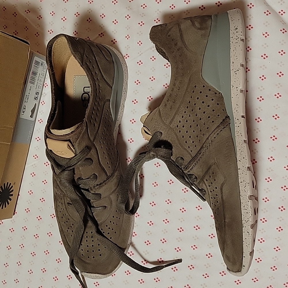 NIB UGG shoes size 5.5
